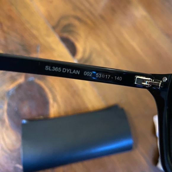 Like New Saint Laurent sunglasses - Dylan style with case. - Picture 3 of 5